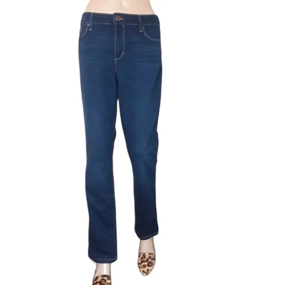 Modern Straight Tummy Slimming Bandolino Amy Jeans - Picture 1 of 5